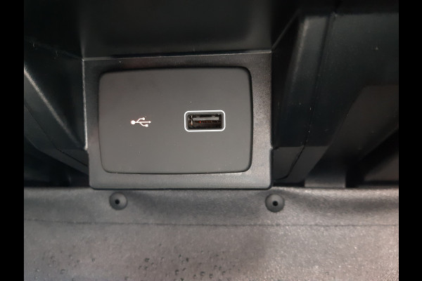 Peugeot Boxer 2.2 BlueHDI 140Pk L4H2 Airco Navi PDC Cruise control Achteruitrijcamera Peugeot Boxer 2.2 BlueHDI 140Pk L4H2 Airco Navi PDC Cruise control Achteruitrijcamera