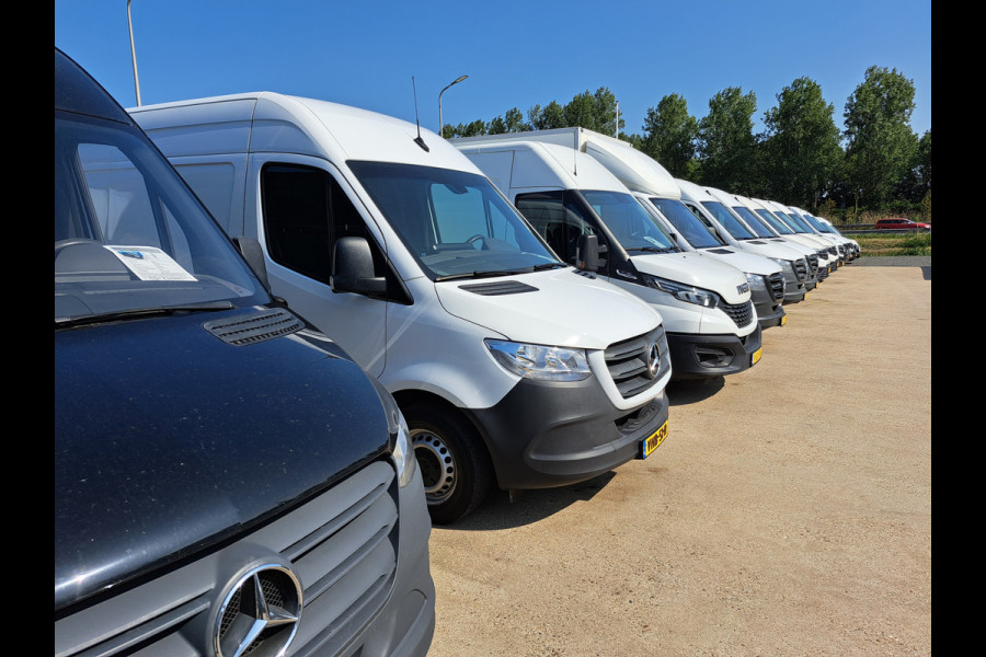 Peugeot Boxer 2.2 BlueHDI 140Pk L4H2 Airco Navi PDC Cruise control Achteruitrijcamera Peugeot Boxer 2.2 BlueHDI 140Pk L4H2 Airco Navi PDC Cruise control Achteruitrijcamera