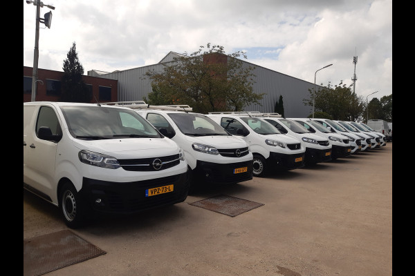 Peugeot Boxer 2.2 BlueHDI 140Pk L4H2 Airco Navi PDC Cruise control Achteruitrijcamera Peugeot Boxer 2.2 BlueHDI 140Pk L4H2 Airco Navi PDC Cruise control Achteruitrijcamera