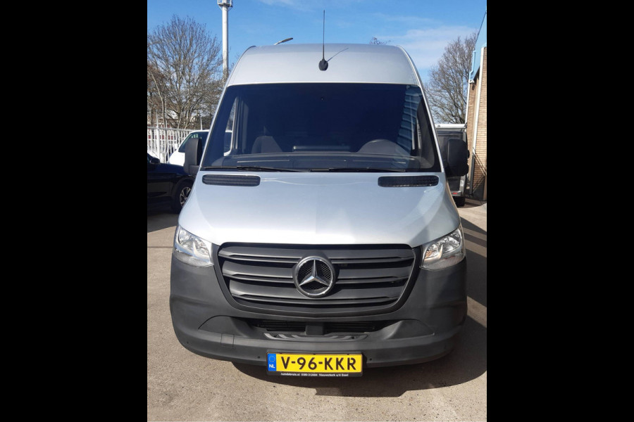 Mercedes-Benz Sprinter L2H2 103 Kw/ 140Pk Autm. Airco Achteruitrijcamera Parkeersensors