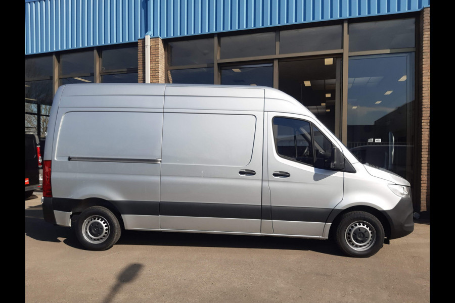 Mercedes-Benz Sprinter L2H2 103 Kw/ 140Pk Autm. Airco Achteruitrijcamera Parkeersensors