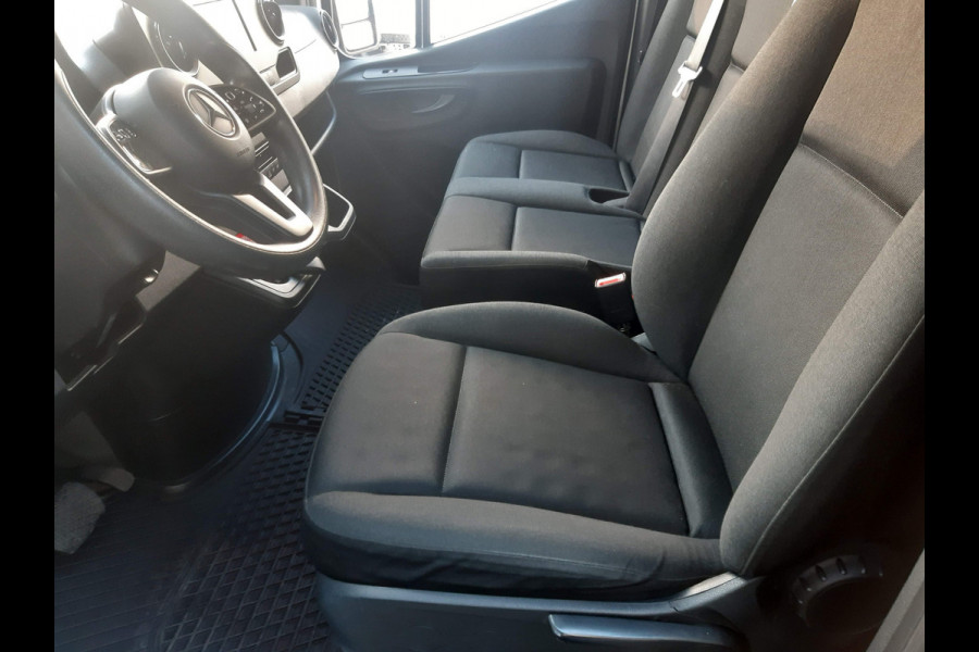 Mercedes-Benz Sprinter L2H2 103 Kw/ 140Pk Autm. Airco Achteruitrijcamera Parkeersensors