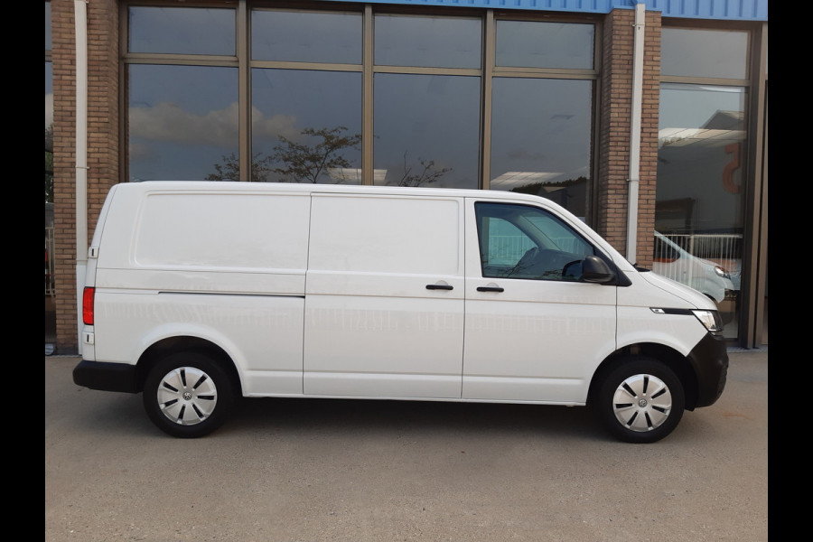 Volkswagen Transporter 2.0 TDI L2 30 Comfortline Nw model Airco Cruise control PDC Trekhaak 2200Kg
