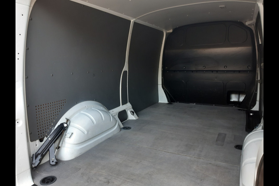 Volkswagen Transporter 2.0 TDI L2 30 Comfortline Nw model Airco Cruise control PDC Trekhaak 2200Kg