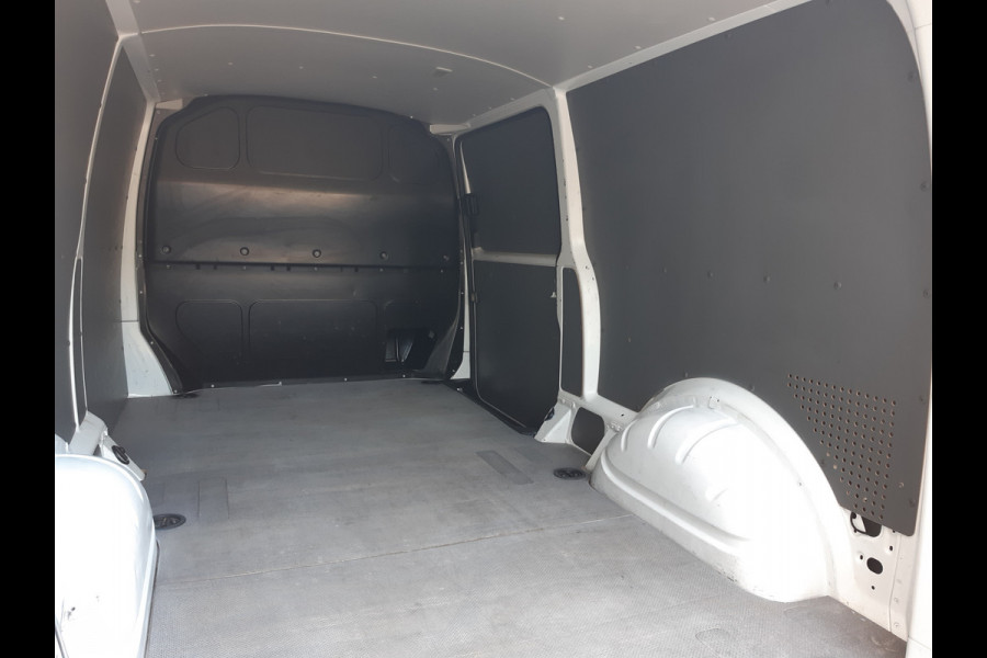 Volkswagen Transporter 2.0 TDI L2 30 Comfortline Nw model Airco Cruise control PDC Trekhaak 2200Kg