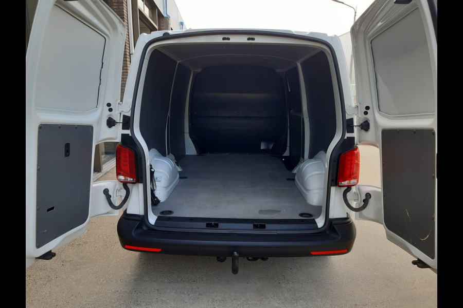 Volkswagen Transporter 2.0 TDI L2 30 Comfortline Nw model Airco Cruise control PDC Trekhaak 2200Kg