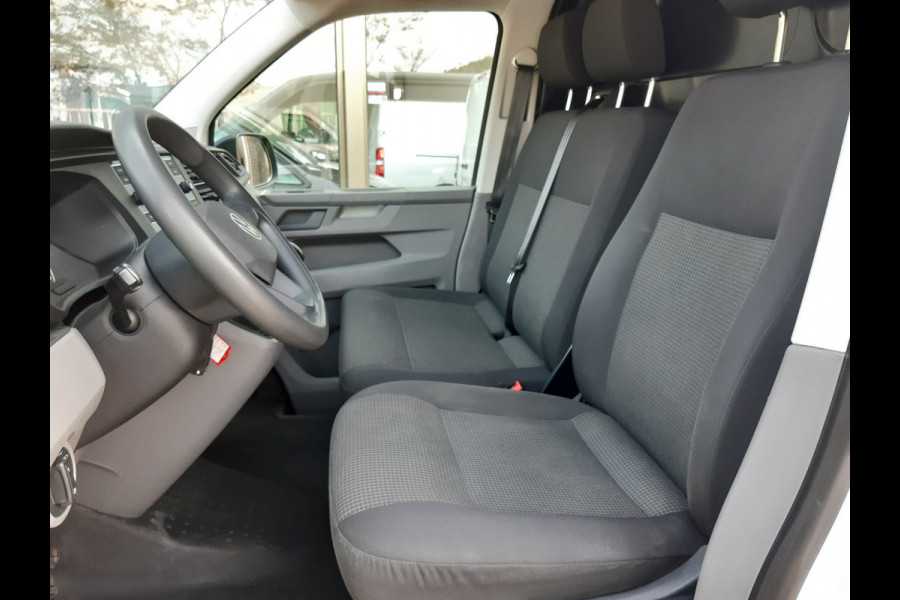 Volkswagen Transporter 2.0 TDI L2 30 Comfortline Nw model Airco Cruise control PDC Trekhaak 2200Kg