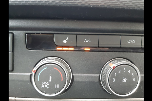 Volkswagen Transporter 2.0 TDI L2 30 Comfortline Nw model Airco Cruise control PDC Trekhaak 2200Kg