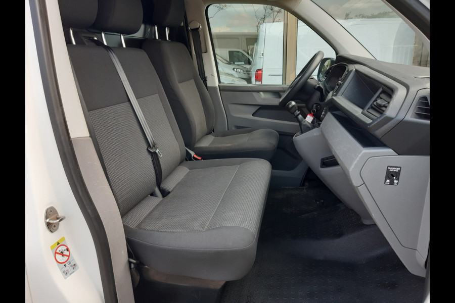 Volkswagen Transporter 2.0 TDI L2 30 Comfortline Nw model Airco Cruise control PDC Trekhaak 2200Kg