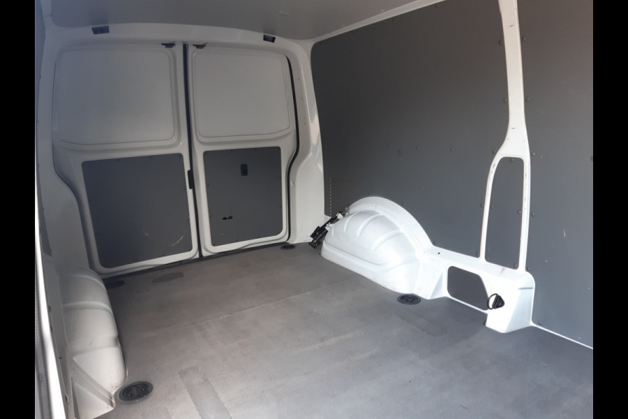 Volkswagen Transporter 2.0 TDI L2 30 Comfortline Nw model Airco Cruise control PDC Trekhaak 2200Kg