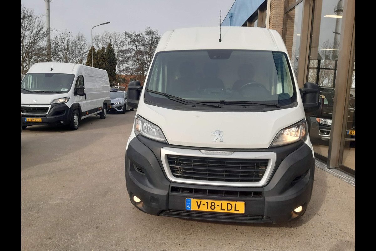 Peugeot Boxer 2.2 BlueHDi 140 Pk L2H2 Airco Cruise control Navigatie Peugeot Boxer 2.2 BlueHDi 140 Pk L2H2 Airco Cruise control Navigatie