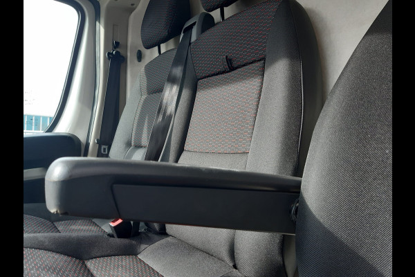 Peugeot Boxer 2.2 BlueHDi 140 Pk L2H2 Airco Cruise control Navigatie