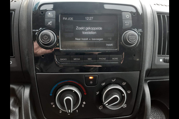 Peugeot Boxer 2.2 BlueHDi 140 Pk L2H2 Airco Cruise control Navigatie