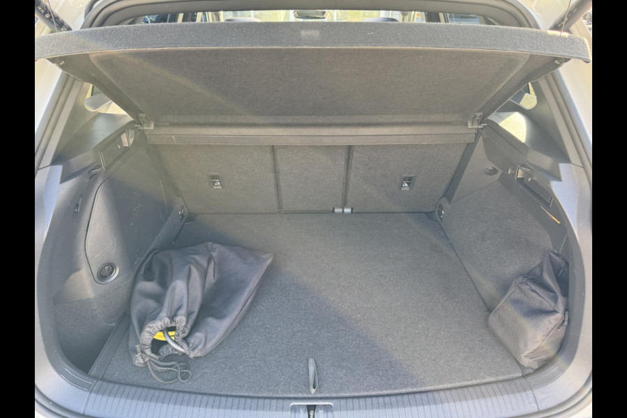 Volkswagen Tiguan 1.4 TSI eHybrid R-Line Business+ 245pk PHEV | Trekhaak | Panorama dak | Adaptieve Cruise | Achteruitrijcamera | Stoelverwarming | Virtuele cockpit | 1.800kg Trekgewicht ! Volkswagen Tiguan 1.4 TSI eHybrid R-Line Business+ 245pk PHEV | Trekhaak | Panorama dak | Adaptieve Cruise | Achteruitrijcamera | Stoelverwarming | Virtuele cockpit | 1.800kg Trekgewicht !