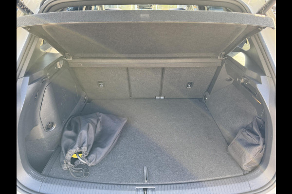 Volkswagen Tiguan 1.4 TSI eHybrid R-Line Business+ 245pk PHEV | Trekhaak | Panorama dak | Adaptieve Cruise | Achteruitrijcamera | Stoelverwarming | Virtuele cockpit | 1.800kg Trekgewicht ! Volkswagen Tiguan 1.4 TSI eHybrid R-Line Business+ 245pk PHEV | Trekhaak | Panorama dak | Adaptieve Cruise | Achteruitrijcamera | Stoelverwarming | Virtuele cockpit | 1.800kg Trekgewicht !