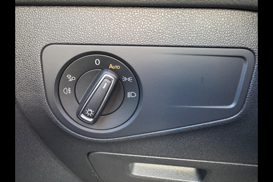 Volkswagen Tiguan 1.4 TSI eHybrid R-Line Business+ 245pk PHEV | Trekhaak | Panorama dak | Adaptieve Cruise | Achteruitrijcamera | Stoelverwarming | Virtuele cockpit | 1.800kg Trekgewicht ! Volkswagen Tiguan 1.4 TSI eHybrid R-Line Business+ 245pk PHEV | Trekhaak | Panorama dak | Adaptieve Cruise | Achteruitrijcamera | Stoelverwarming | Virtuele cockpit | 1.800kg Trekgewicht !