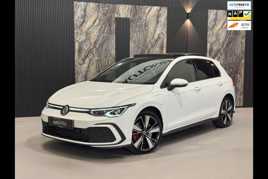 Volkswagen Golf GTE 1.4 eHyb|PANO|HUD|IQ|SFEER|BOMVOL