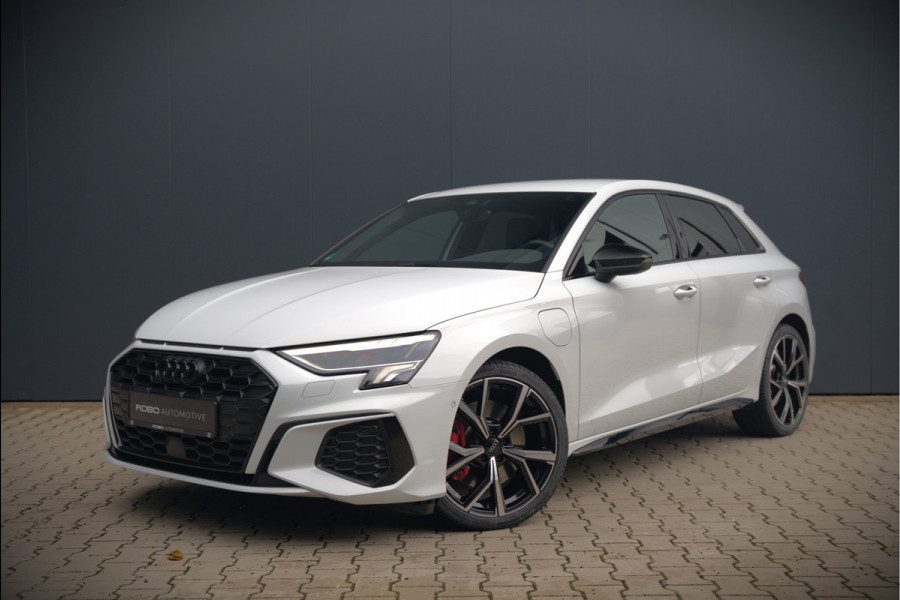 Audi A3 Sportback 45 TFSI e S edition Competition | S-Line | RS Seats | Stoelverwarming | Camera | Navigatie | Cruise Control | LED | Keyless | Virtual Cockpit | Apple Carplay | Parkeersensoren |