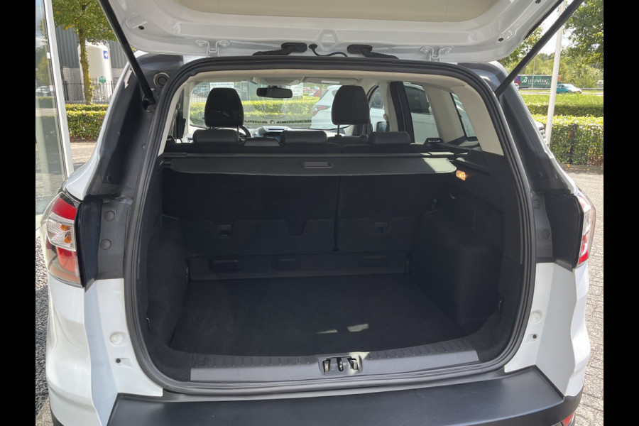 Ford Kuga 1.5 EcoBoost Titanium 150pk/110kW 6-bak WORDT VERWACHT EIND AUGUSTUS | Trekhaak | Camera | Bi-Xenon | Winter Pack | etc. etc.