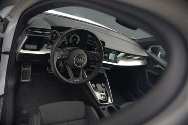 Audi A3 Sportback 45 TFSI e S edition Competition | S-Line | RS Seats | Stoelverwarming | Camera | Navigatie | Cruise Control | LED | Keyless | Virtual Cockpit | Apple Carplay | Parkeersensoren |
