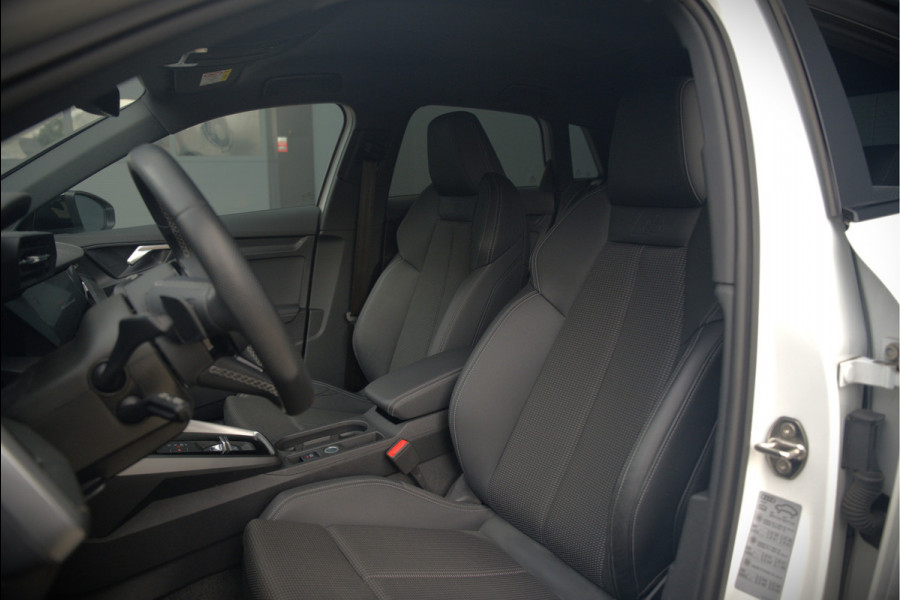Audi A3 Sportback 45 TFSI e S edition Competition | S-Line | RS Seats | Stoelverwarming | Camera | Navigatie | Cruise Control | LED | Keyless | Virtual Cockpit | Apple Carplay | Parkeersensoren |