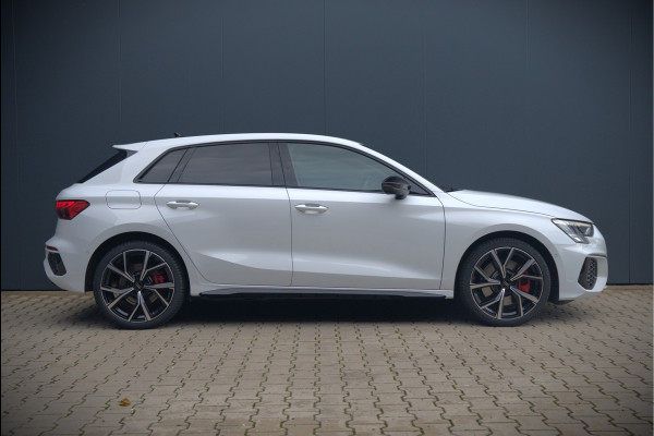Audi A3 Sportback 45 TFSI e S edition Competition | S-Line | RS Seats | Stoelverwarming | Camera | Navigatie | Cruise Control | LED | Keyless | Virtual Cockpit | Apple Carplay | Parkeersensoren |