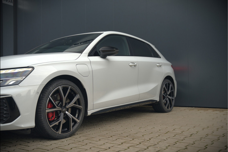 Audi A3 Sportback 45 TFSI e S edition Competition | S-Line | RS Seats | Stoelverwarming | Camera | Navigatie | Cruise Control | LED | Keyless | Virtual Cockpit | Apple Carplay | Parkeersensoren |