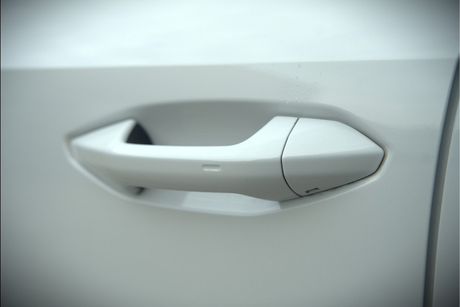 Audi A3 Sportback 45 TFSI e S edition Competition | S-Line | RS Seats | Stoelverwarming | Camera | Navigatie | Cruise Control | LED | Keyless | Virtual Cockpit | Apple Carplay | Parkeersensoren |