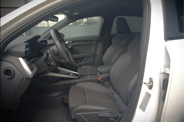 Audi A3 Sportback 45 TFSI e S edition Competition | S-Line | RS Seats | Stoelverwarming | Camera | Navigatie | Cruise Control | LED | Keyless | Virtual Cockpit | Apple Carplay | Parkeersensoren |