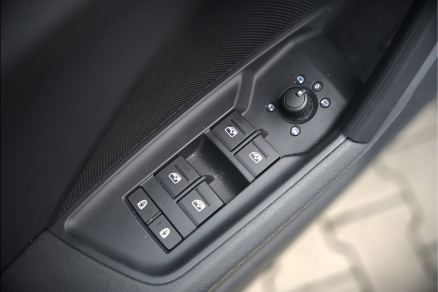 Audi A3 Sportback 45 TFSI e S edition Competition | S-Line | RS Seats | Stoelverwarming | Camera | Navigatie | Cruise Control | LED | Keyless | Virtual Cockpit | Apple Carplay | Parkeersensoren |