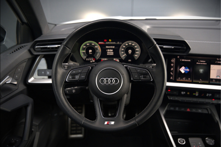 Audi A3 Sportback 45 TFSI e S edition Competition | S-Line | RS Seats | Stoelverwarming | Camera | Navigatie | Cruise Control | LED | Keyless | Virtual Cockpit | Apple Carplay | Parkeersensoren |