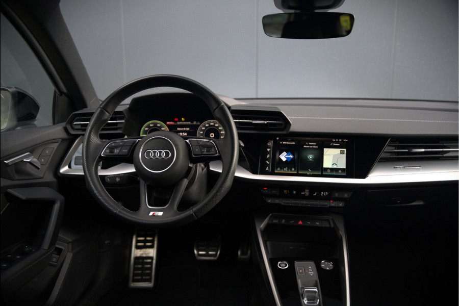 Audi A3 Sportback 45 TFSI e S edition Competition | S-Line | RS Seats | Stoelverwarming | Camera | Navigatie | Cruise Control | LED | Keyless | Virtual Cockpit | Apple Carplay | Parkeersensoren |