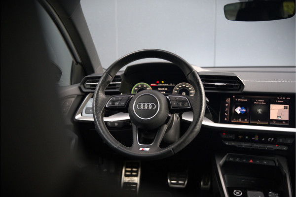 Audi A3 Sportback 45 TFSI e S edition Competition | S-Line | RS Seats | Stoelverwarming | Camera | Navigatie | Cruise Control | LED | Keyless | Virtual Cockpit | Apple Carplay | Parkeersensoren |