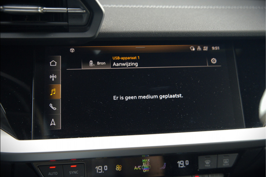 Audi A3 Sportback 45 TFSI e S edition Competition | S-Line | RS Seats | Stoelverwarming | Camera | Navigatie | Cruise Control | LED | Keyless | Virtual Cockpit | Apple Carplay | Parkeersensoren |