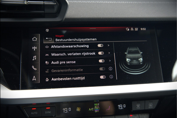Audi A3 Sportback 45 TFSI e S edition Competition | S-Line | RS Seats | Stoelverwarming | Camera | Navigatie | Cruise Control | LED | Keyless | Virtual Cockpit | Apple Carplay | Parkeersensoren |