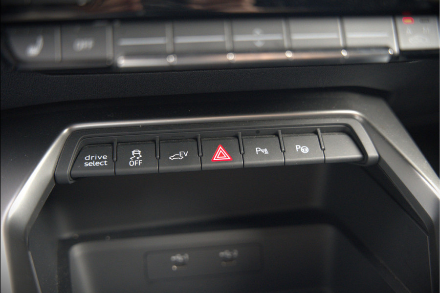 Audi A3 Sportback 45 TFSI e S edition Competition | S-Line | RS Seats | Stoelverwarming | Camera | Navigatie | Cruise Control | LED | Keyless | Virtual Cockpit | Apple Carplay | Parkeersensoren |