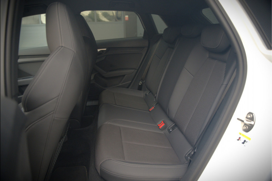 Audi A3 Sportback 45 TFSI e S edition Competition | S-Line | RS Seats | Stoelverwarming | Camera | Navigatie | Cruise Control | LED | Keyless | Virtual Cockpit | Apple Carplay | Parkeersensoren |