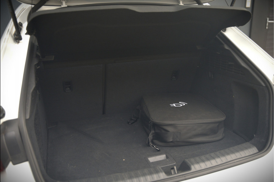Audi A3 Sportback 45 TFSI e S edition Competition | S-Line | RS Seats | Stoelverwarming | Camera | Navigatie | Cruise Control | LED | Keyless | Virtual Cockpit | Apple Carplay | Parkeersensoren |