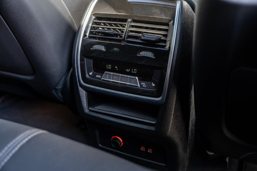 BMW X5 xDrive50e | Hud | Panorama | Trekhaak | H&K