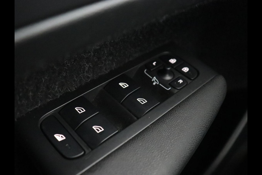 Volvo XC40 1.5 T5 Recharge Inscription | Trekhaak | Leder | Camera | Stoel & stuurverwarming | Carplay | Harman/Kardon | Navigatie | Keyless | Full LED