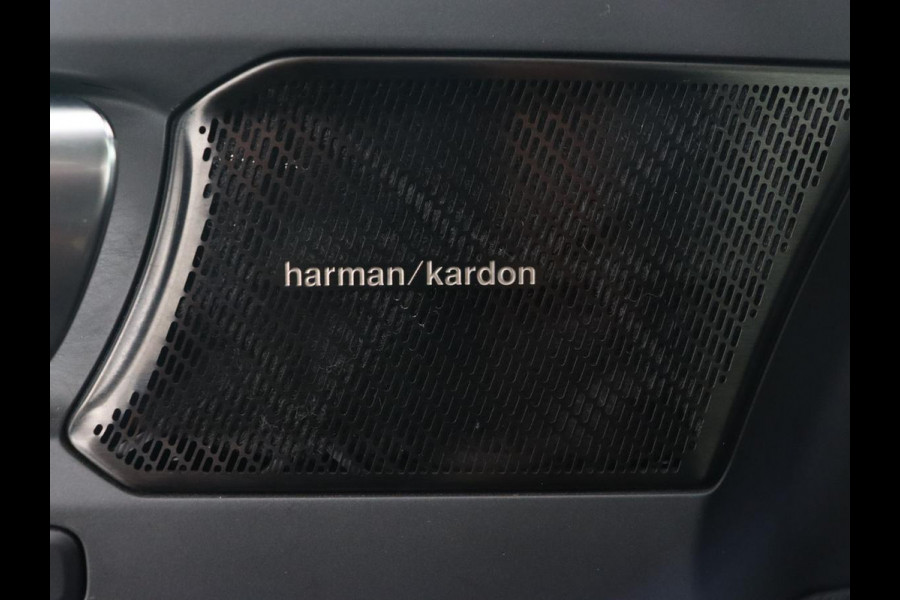 Volvo XC40 1.5 T5 Recharge Inscription | Trekhaak | Leder | Camera | Stoel & stuurverwarming | Carplay | Harman/Kardon | Navigatie | Keyless | Full LED