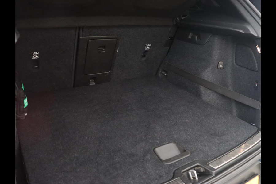 Volvo XC40 1.5 T5 Recharge Inscription | Trekhaak | Leder | Camera | Stoel & stuurverwarming | Carplay | Harman/Kardon | Navigatie | Keyless | Full LED