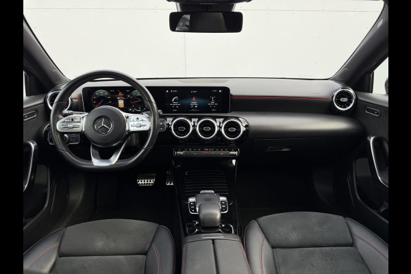Mercedes-Benz A-Klasse 200 Business Solution AMG | Pano | MBUX | Camera | Navi | LED | 19 inch