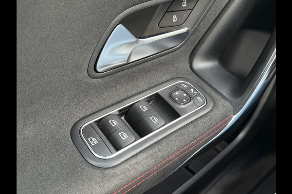 Mercedes-Benz A-Klasse 200 Business Solution AMG | Pano | MBUX | Camera | Navi | LED | 19 inch
