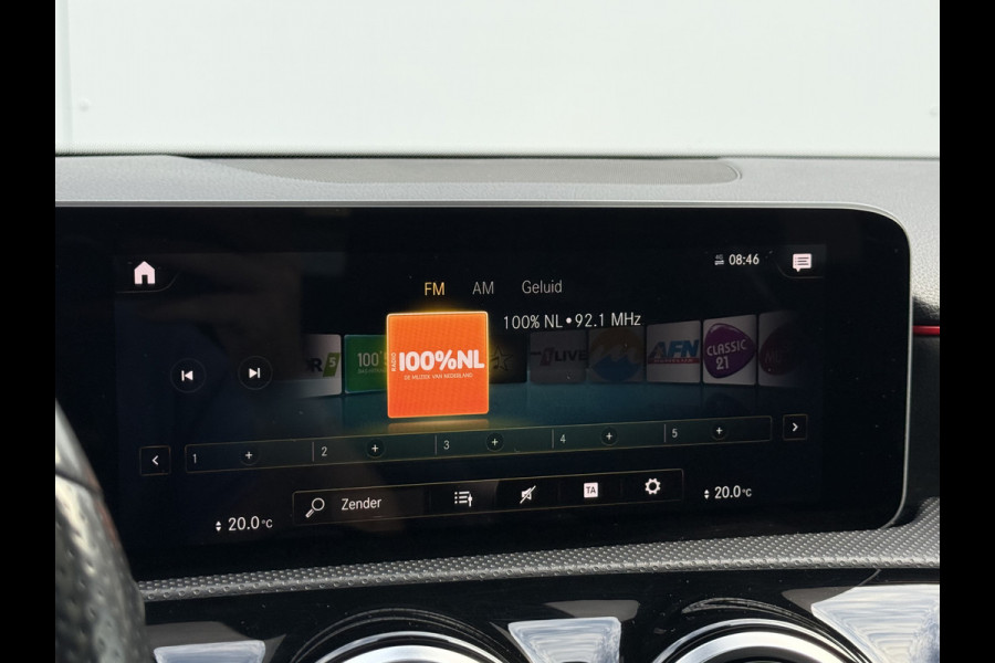 Mercedes-Benz A-Klasse 200 Business Solution AMG | Pano | MBUX | Camera | Navi | LED | 19 inch
