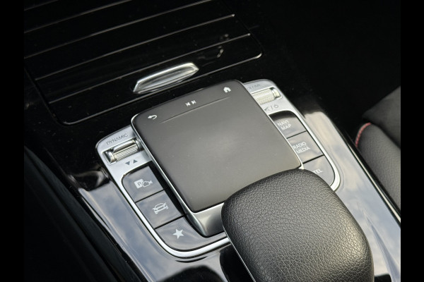 Mercedes-Benz A-Klasse 200 Business Solution AMG | Pano | MBUX | Camera | Navi | LED | 19 inch