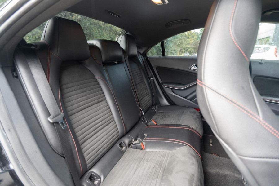 Mercedes-Benz CLA-Klasse 200 AMG Navi | Camera | Stoelverwarming