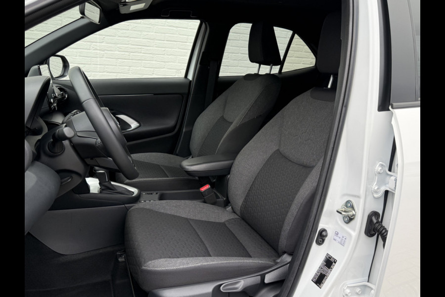 Toyota Yaris Cross 1.5 Hybrid Team D | CarPlay | ACC | Camera | LED | DAB+