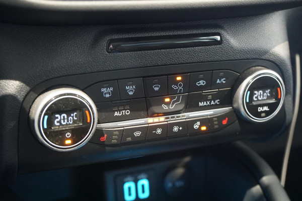 Ford Kuga 2.5 PHEV Vignale + PANORAMA / HEAD-UP / B&O / LEDER / APPLE CARPLAY