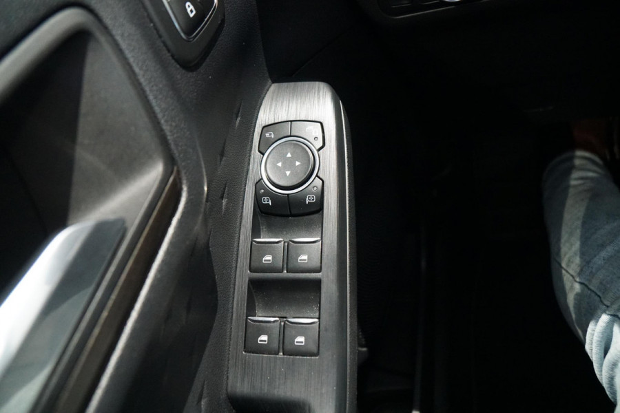 Ford Kuga 2.5 PHEV Vignale + PANORAMA / HEAD-UP / B&O / LEDER / APPLE CARPLAY